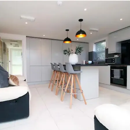 Проживание в семье Near Airbus & Rolls-royce, Southmead Hospital *